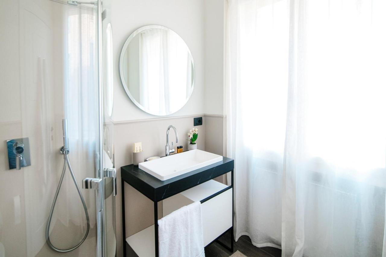 In Centro Luxury Rooms كومو المظهر الخارجي الصورة