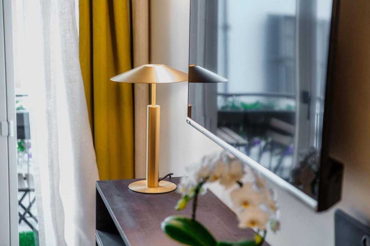 In Centro Luxury Rooms كومو المظهر الخارجي الصورة